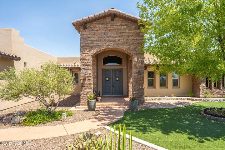 Property Photo:  5667 Calle De Paradise  NM 88011 