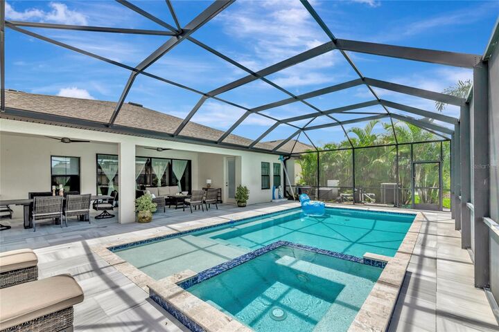 Property Photo:  9211 Isabella Circle  FL 34219 