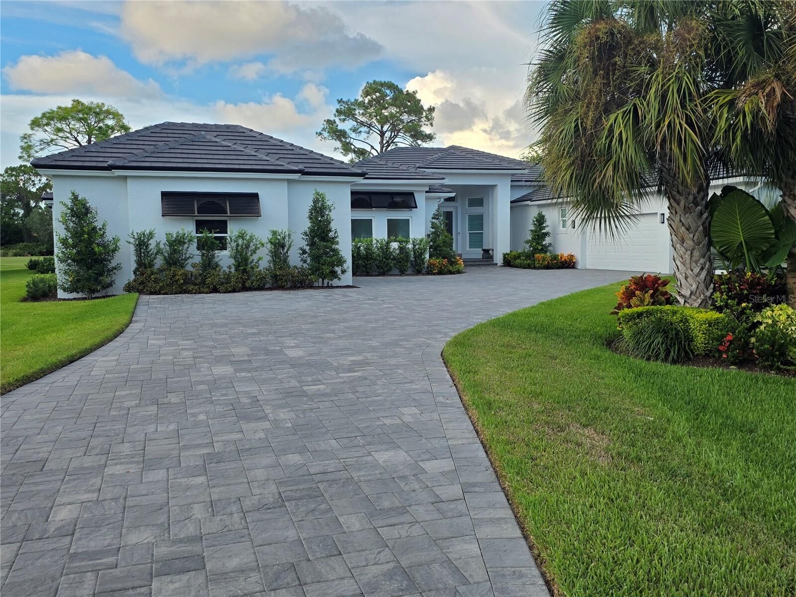 Property Photo: 794 Lytham Circle FL 34229