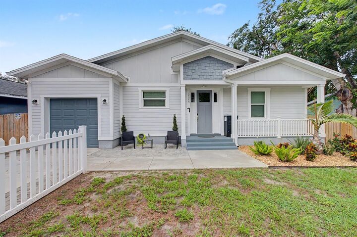 Property Photo:  224 W Emily Street  FL 33603 