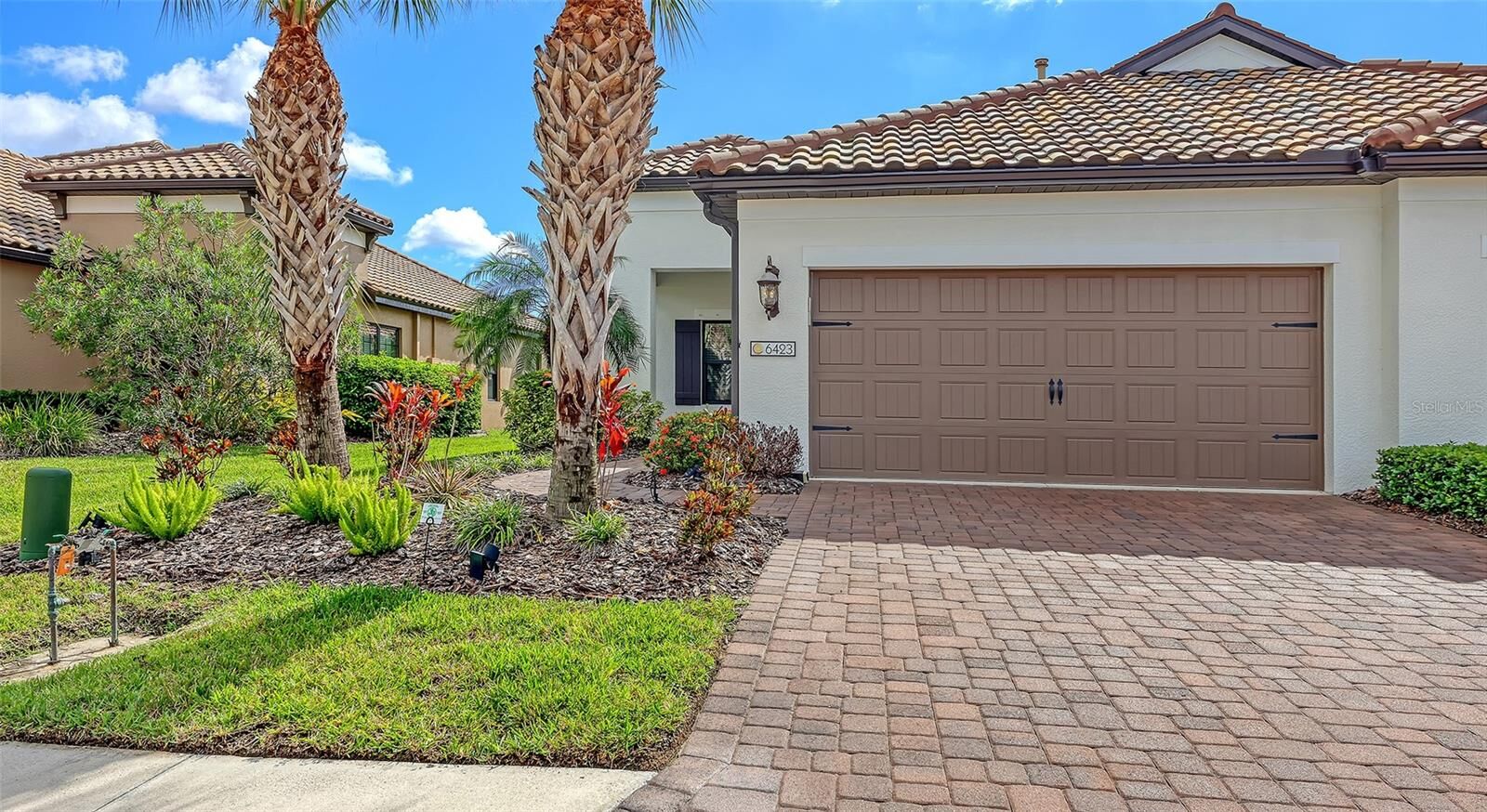Property Photo:  6423 Positano Court  FL 34243 