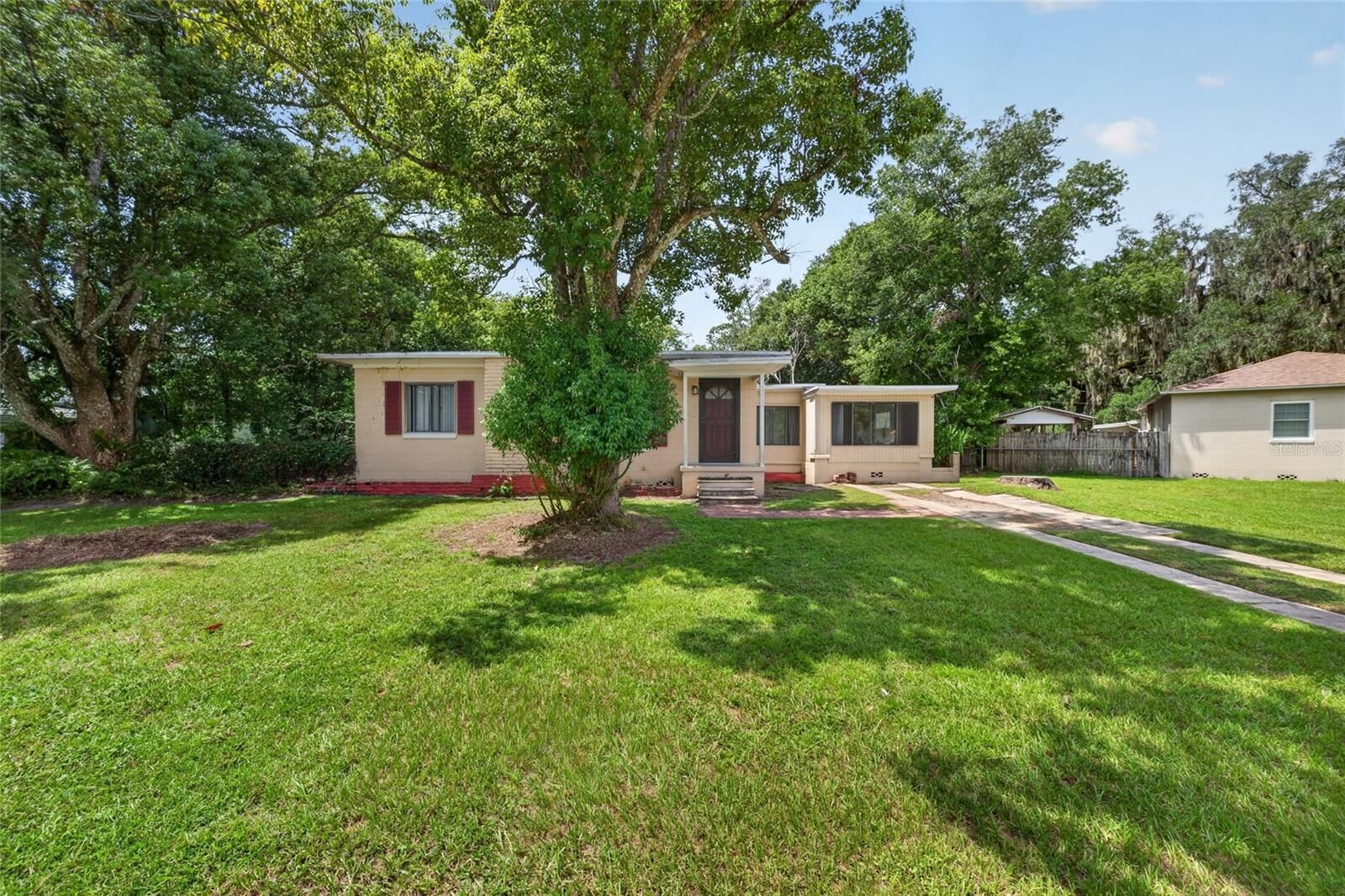 Property Photo: 2402 S Summerlin Avenue FL 32771