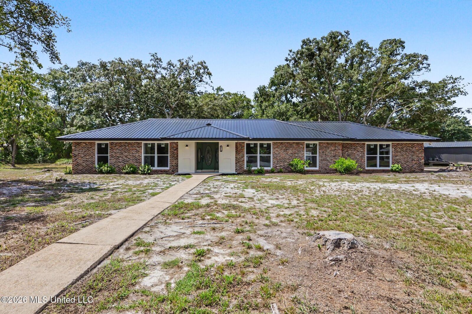 Property Photo:  211 Turnberry Court  MS 39564 