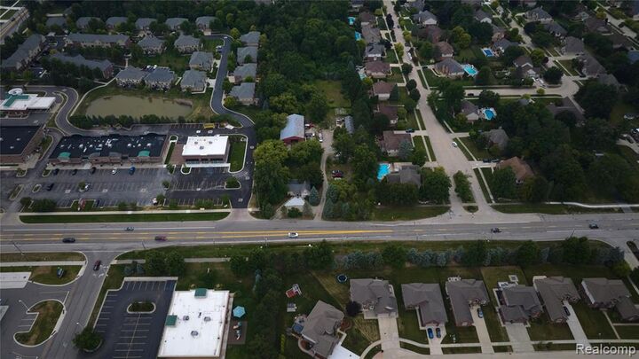 Property Photo: 53303 Hayes Road MI 48315 2130
