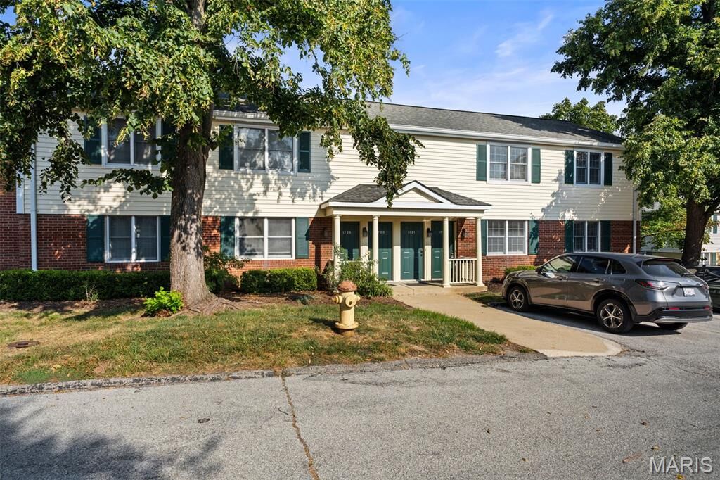 Property Photo:  1719 Canary Cove  MO 63144 