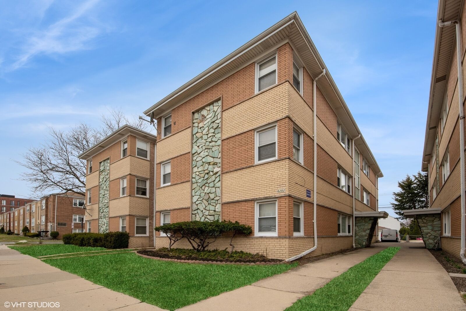 Property Photo:  6252 W Belmont Avenue 1S  IL 60634 