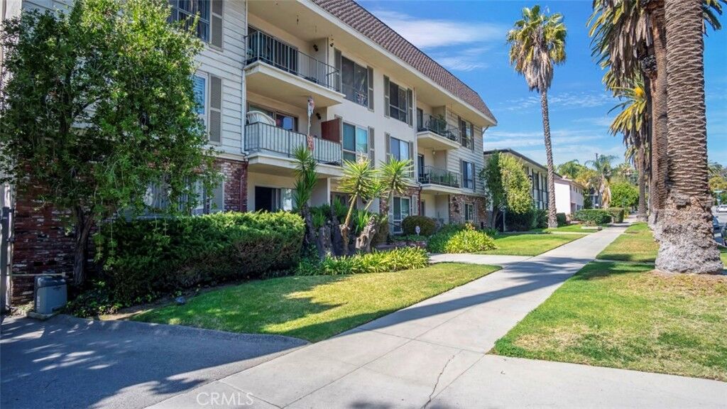 Property Photo: 647 Orange Grove CA 91030