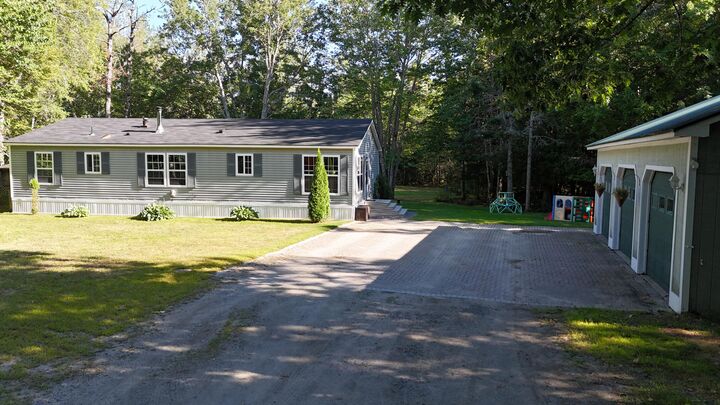 Property Photo:  10 Hallbrook Way  ME 04605 