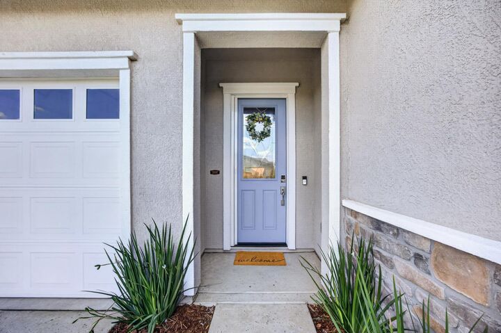 Property Photo:  1347 Cascade Way  CA 95648 