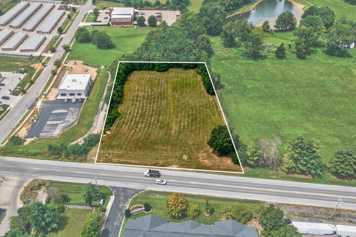 Property Photo: 2365 Highway 31 W TN 37188