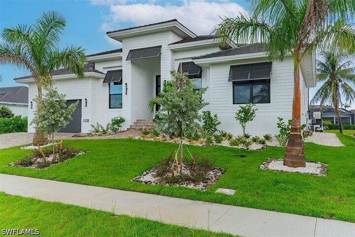 Property Photo: 1528 Kingston Court N FL 34145