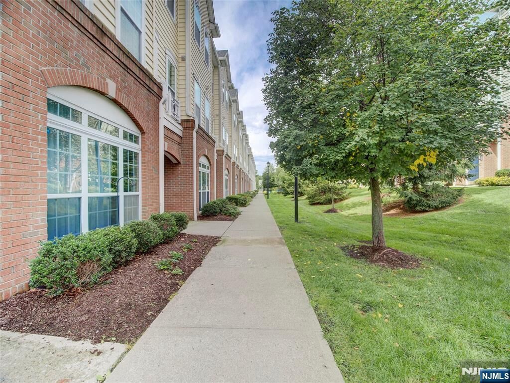 Property Photo:  1513 Hamilton Street  NJ 07109 