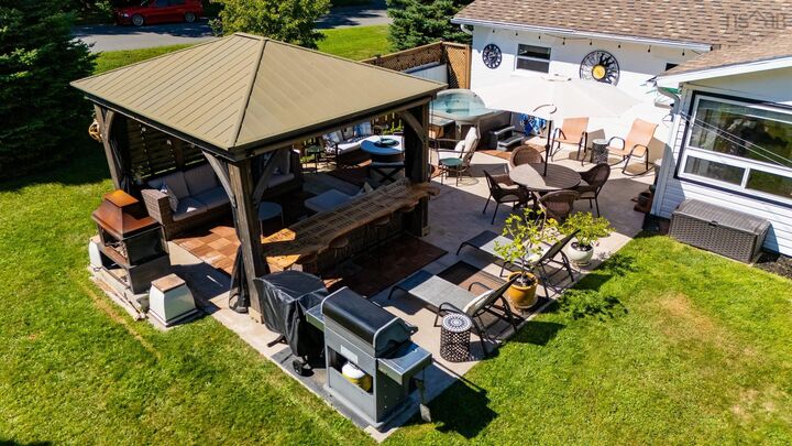 Property Photo:  35 Pleasant Street  NS B4P 1M6 