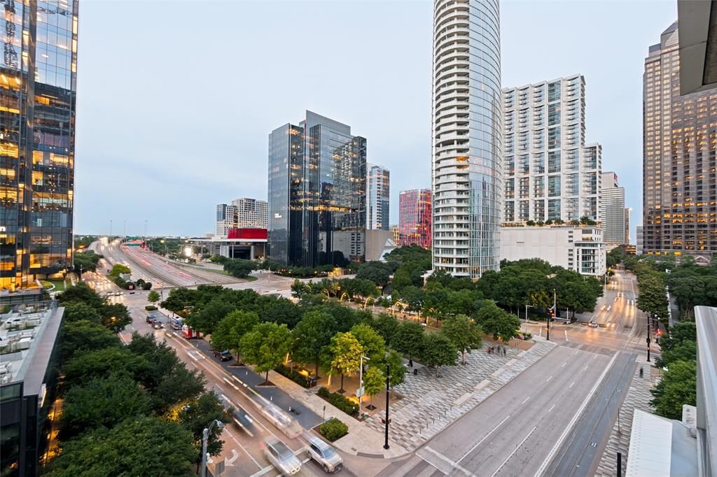 Property Photo:  2025 Woodall Rodgers Freeway 23  TX 75201 