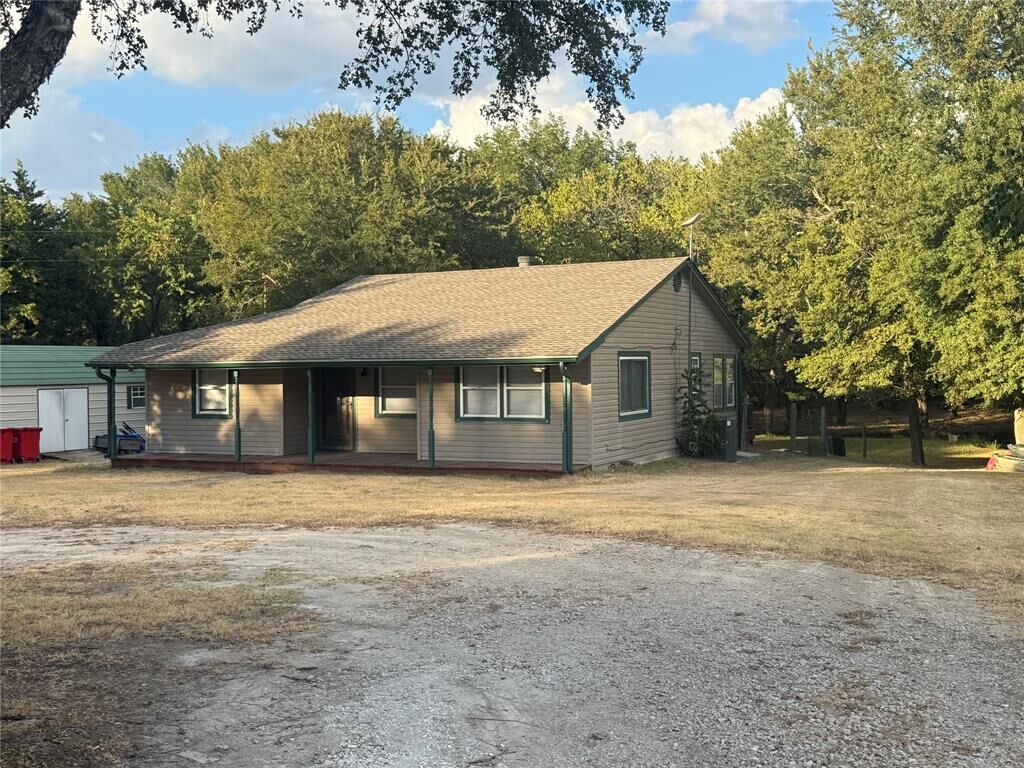 Property Photo: 288 County Road 4430 TX 75491