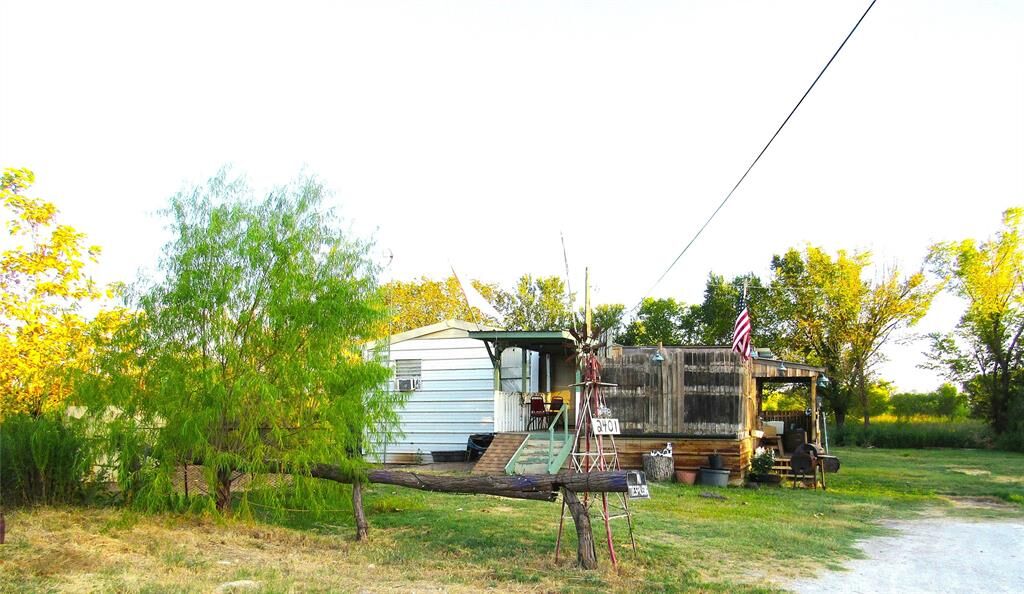 Property Photo:  2401 Euless Court  TX 76087 