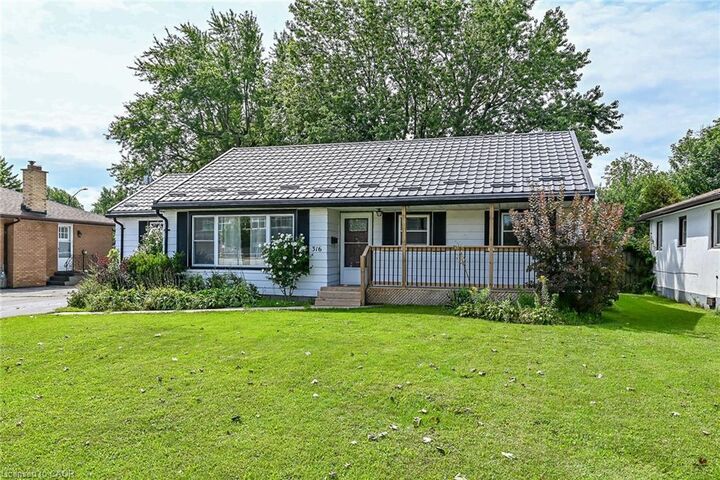 Property Photo:  316 Fairview Avenue W  ON N1A 1M3 
