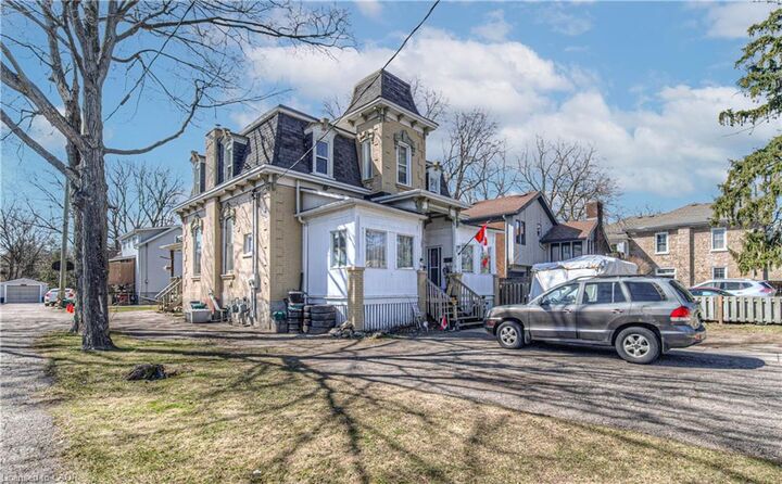 Property Photo:  156 Grand Avenue S  ON N1S 2M4 