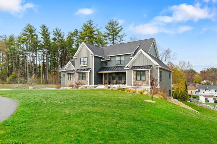 Property Photo:  9 Shay Ln  MA 01864 