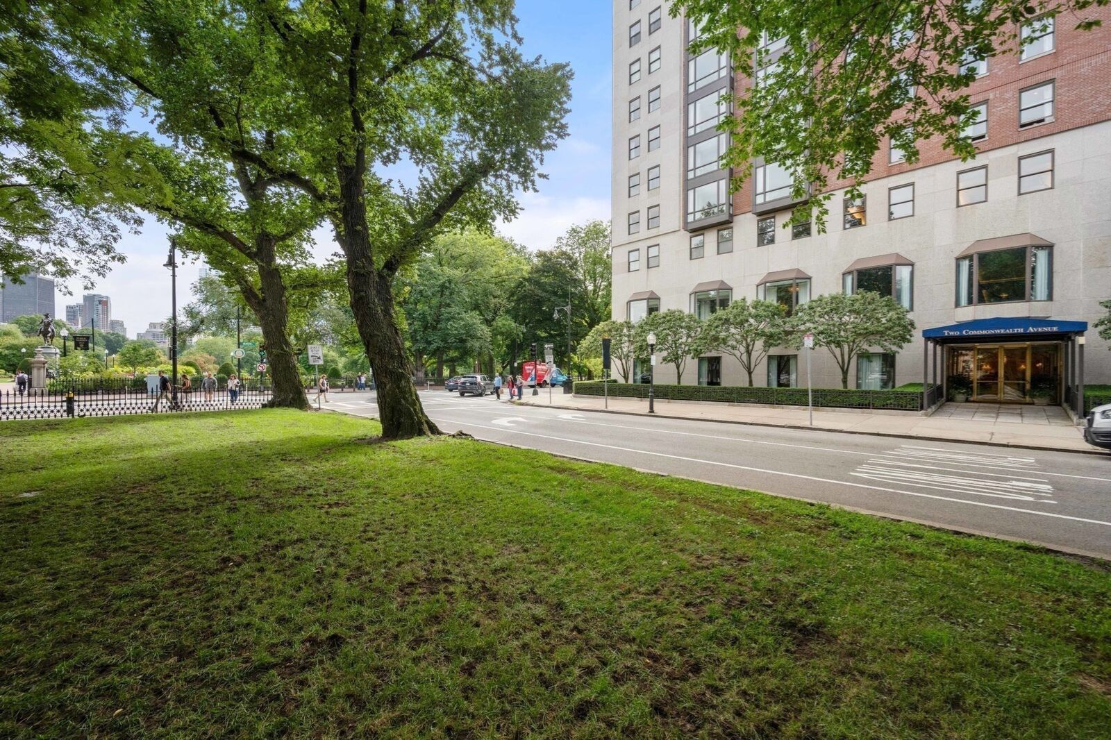 Property Photo:  2 Commonwealth 8G  MA 02116 