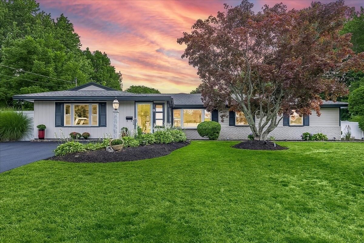 Property Photo:  9 Algonquin Road  MA 01923 