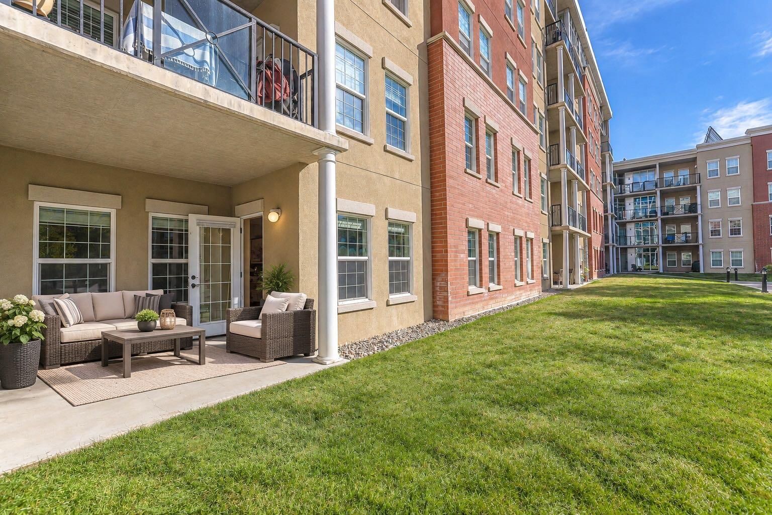 Photo de la propriété: 11811 Lake Fraser Drive SE 1305 AB T2J 7J1