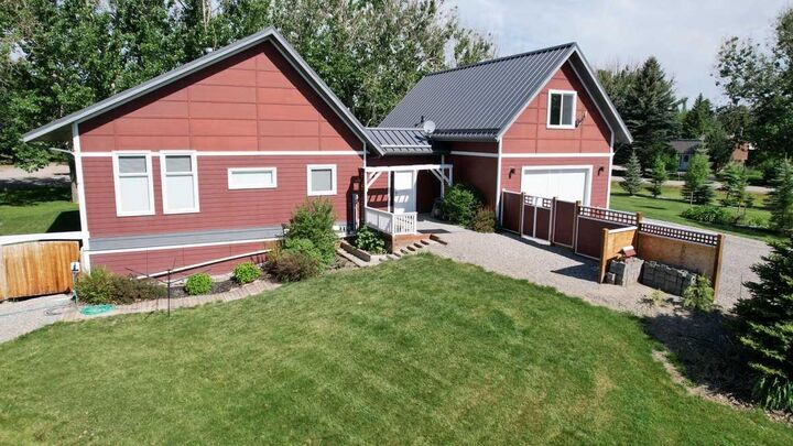 Property Photo:  211 Moon River Drive  AB T0L 1M0 