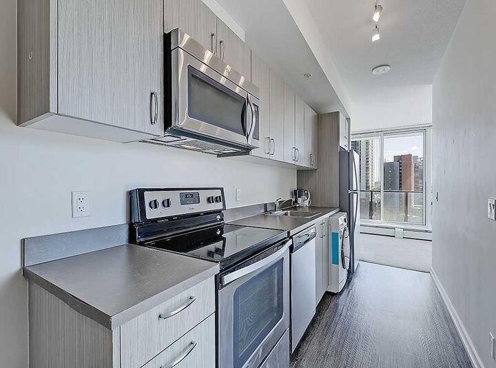 Property Photo: 450 8 Avenue SE 912 AB T2G 1T2