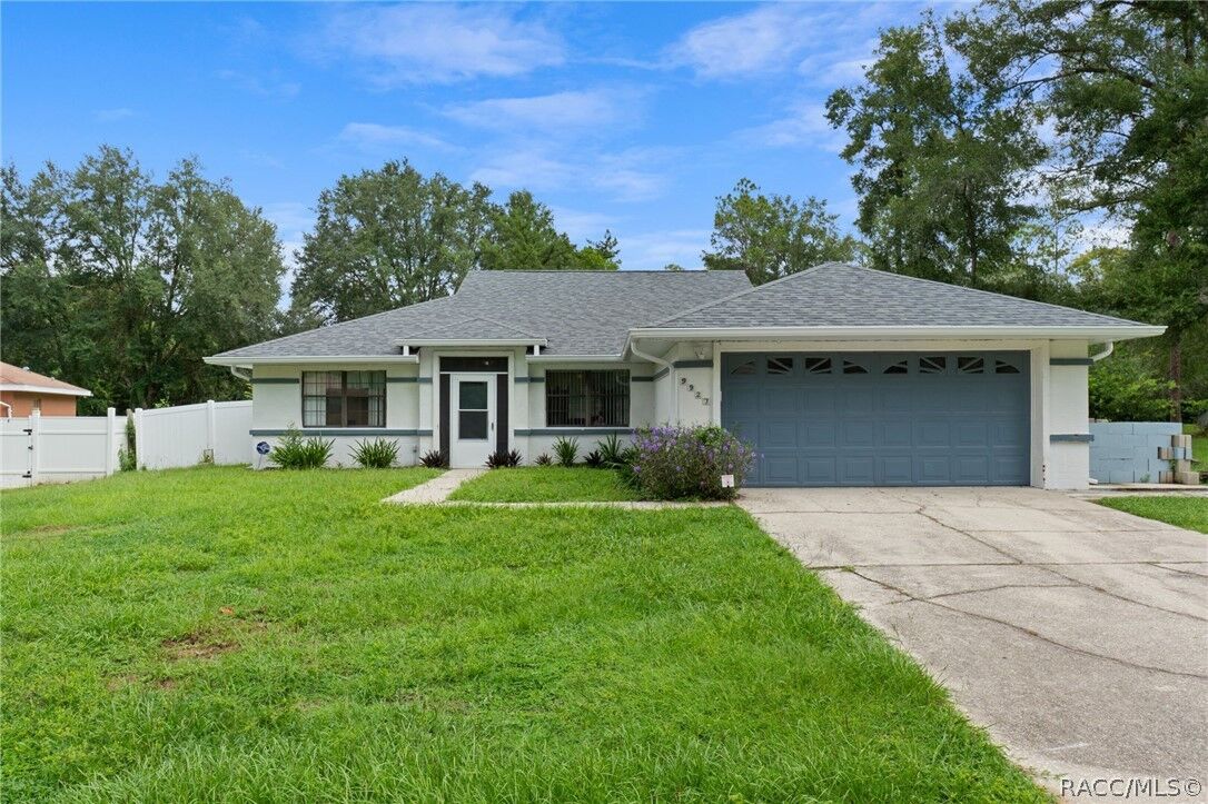 Property Photo:  9927 N Sandree Drive  FL 34434 