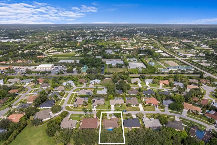 Property Photo:  2652 Yarmouth Drive  FL 33414 
