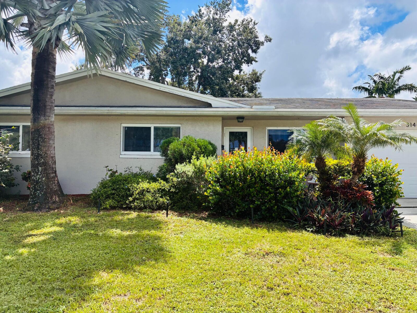 Property Photo:  3146 NW 69th Street  FL 33309 