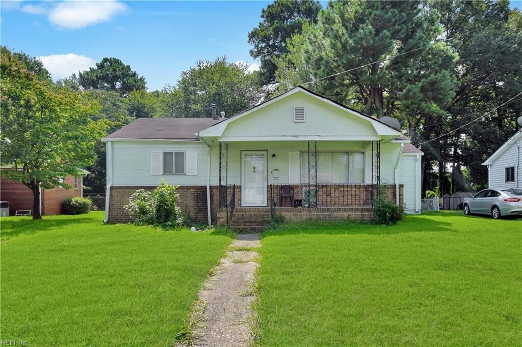 Property Photo:  407 Taft Dr  VA 23701 