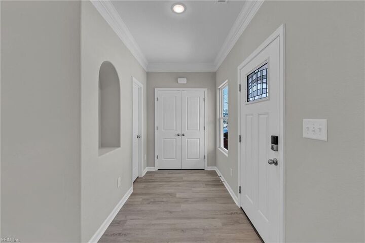 Property Photo:  1608 Colon Ave  VA 23523 