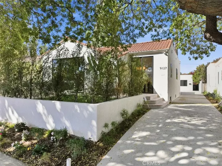 Property Photo:  9127 Hargis  CA 90034 