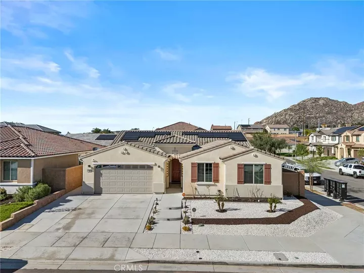 Property Photo:  718 Torrey Court  CA 92571 