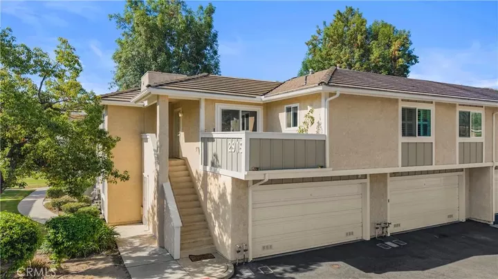Property Photo:  2915 Deacon St Unit #17  CA 93065 