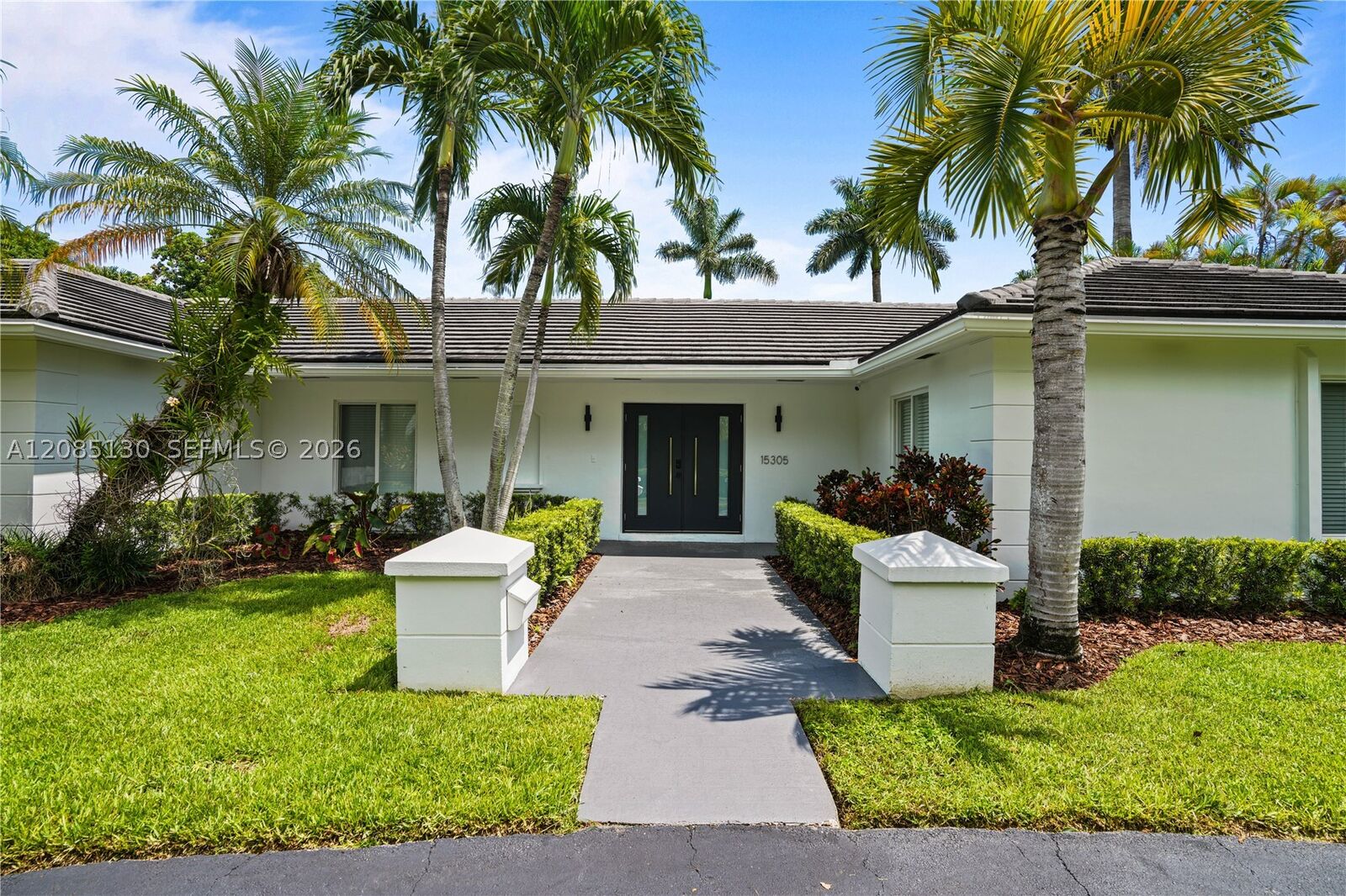 Property Photo: 15305 SW 78th Ct FL 33157