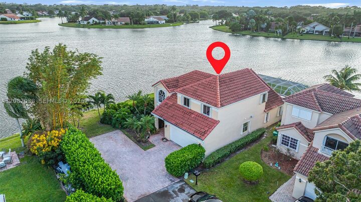 Property Photo: 2873 Oak Park Cir FL 33328