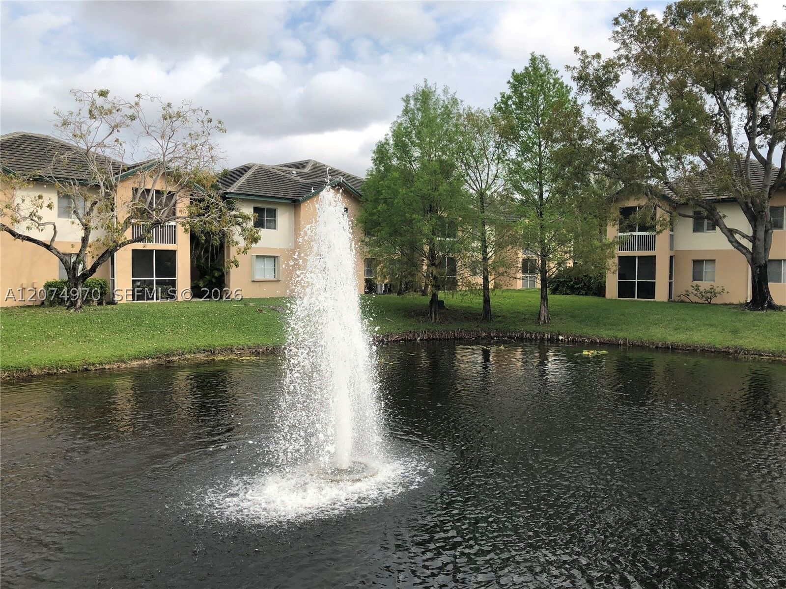 Property Photo: 9855 Westview Dr 715 FL 33076