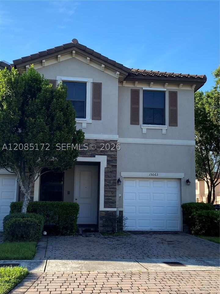 Property Photo: 15063 SW 118th Ln 15063 FL 33196