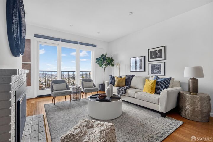 Property Photo:  925 Corbett Avenue 103  CA 94131 