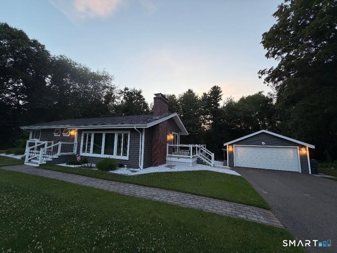 Property Photo:  8 Iroquois Trail  CT 06043 