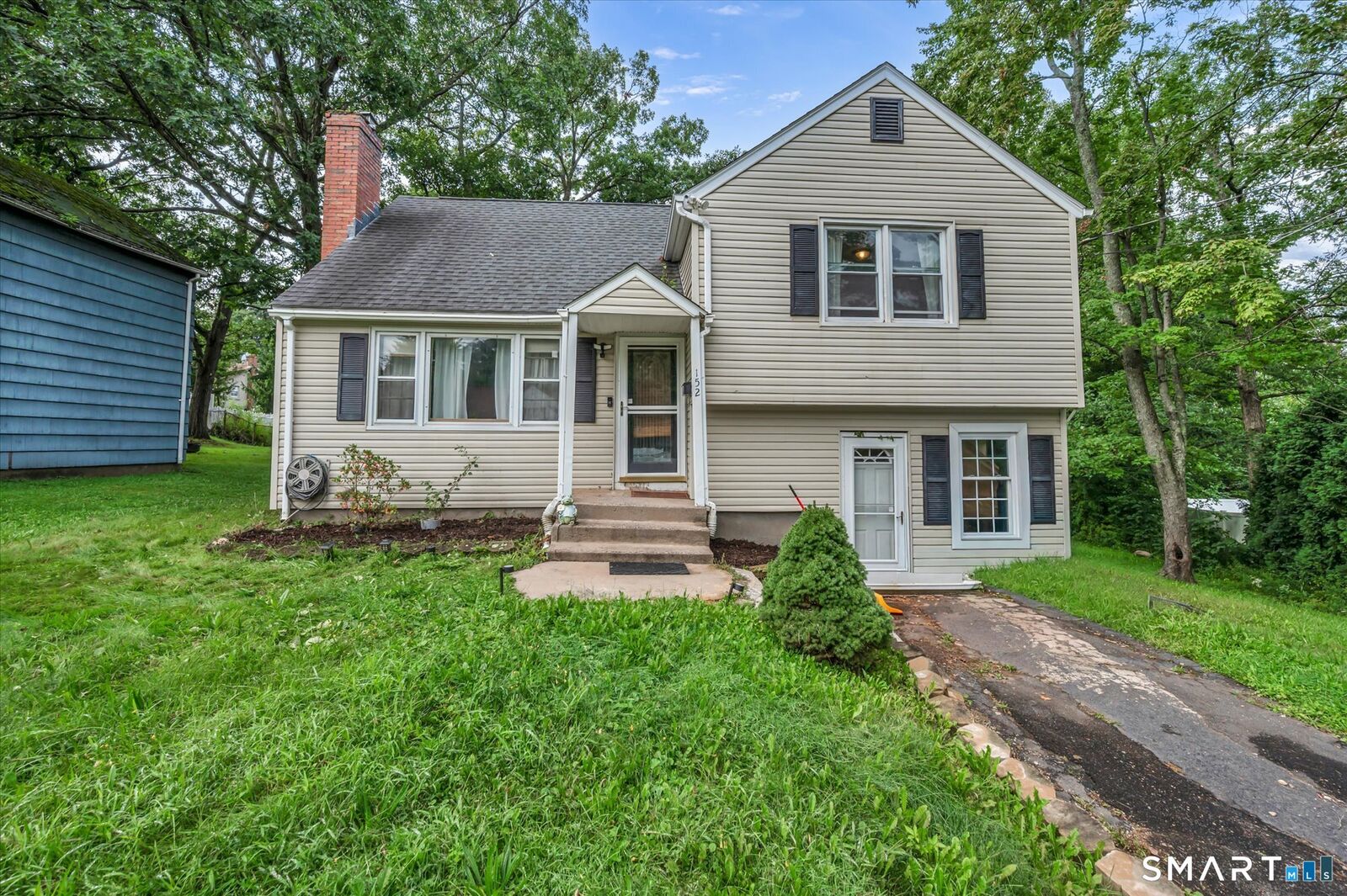 Property Photo:  152 Bay Avenue  CT 06053 