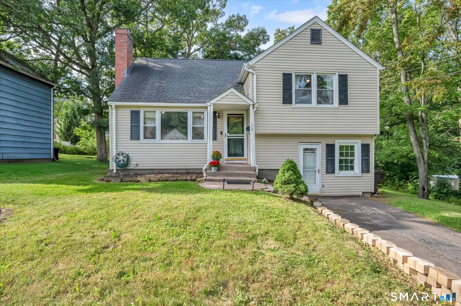 Property Photo: 152 Bay Avenue CT 06053