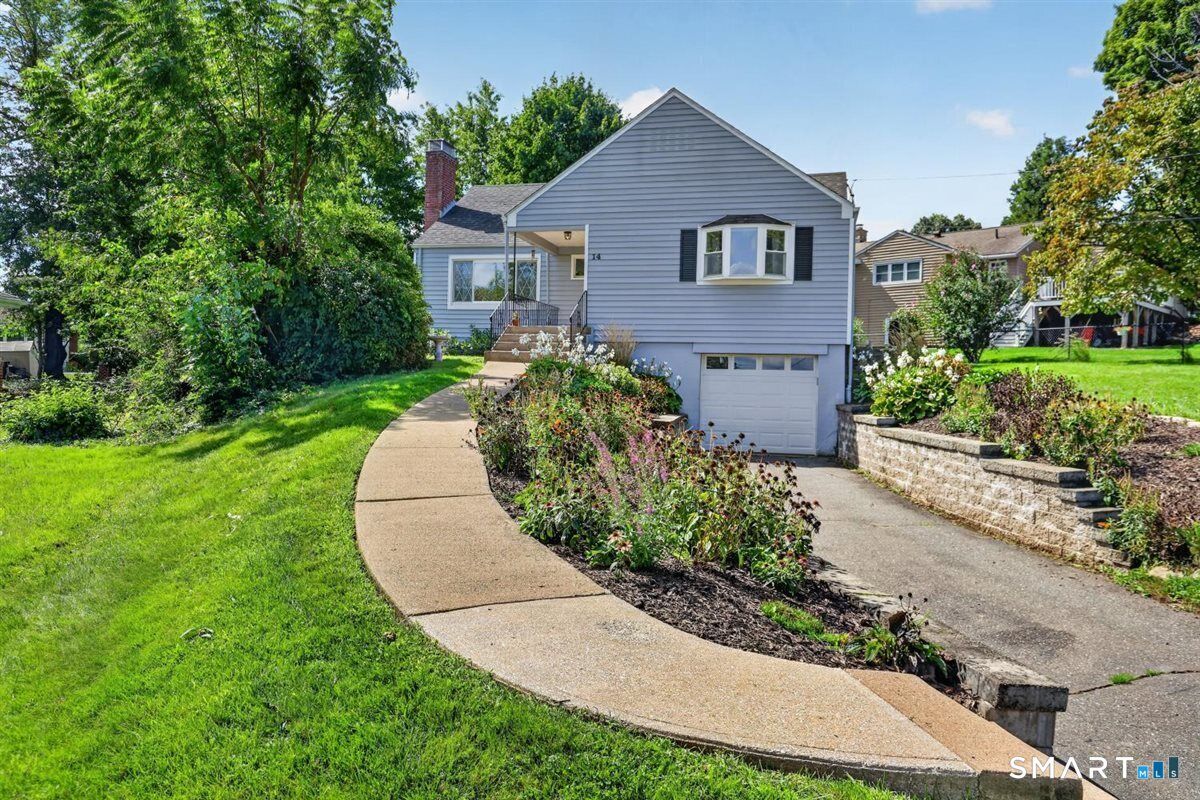Property Photo:  14 Gracewell Road  CT 06109 