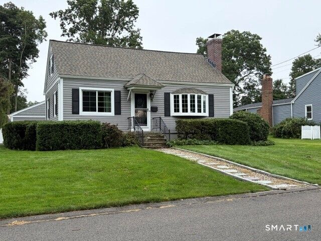 Property Photo:  29 Dawes Street  CT 06460 