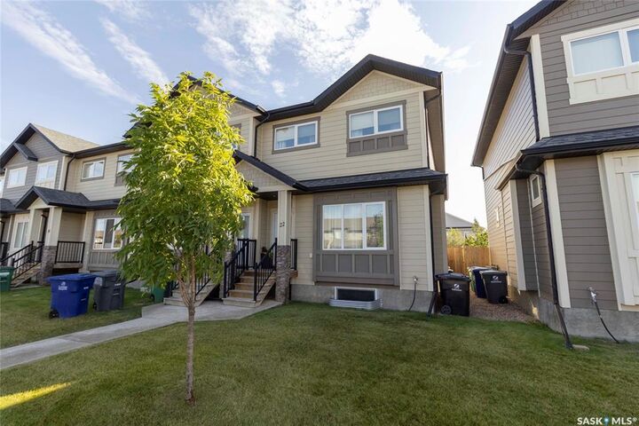 Property Photo:  111 Rosewood Gate N 22  SK S7V 0E5 