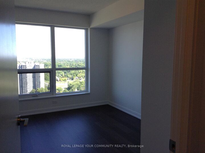 Property Photo:  255 Village Green Square 2608  ON M1S 0L7 