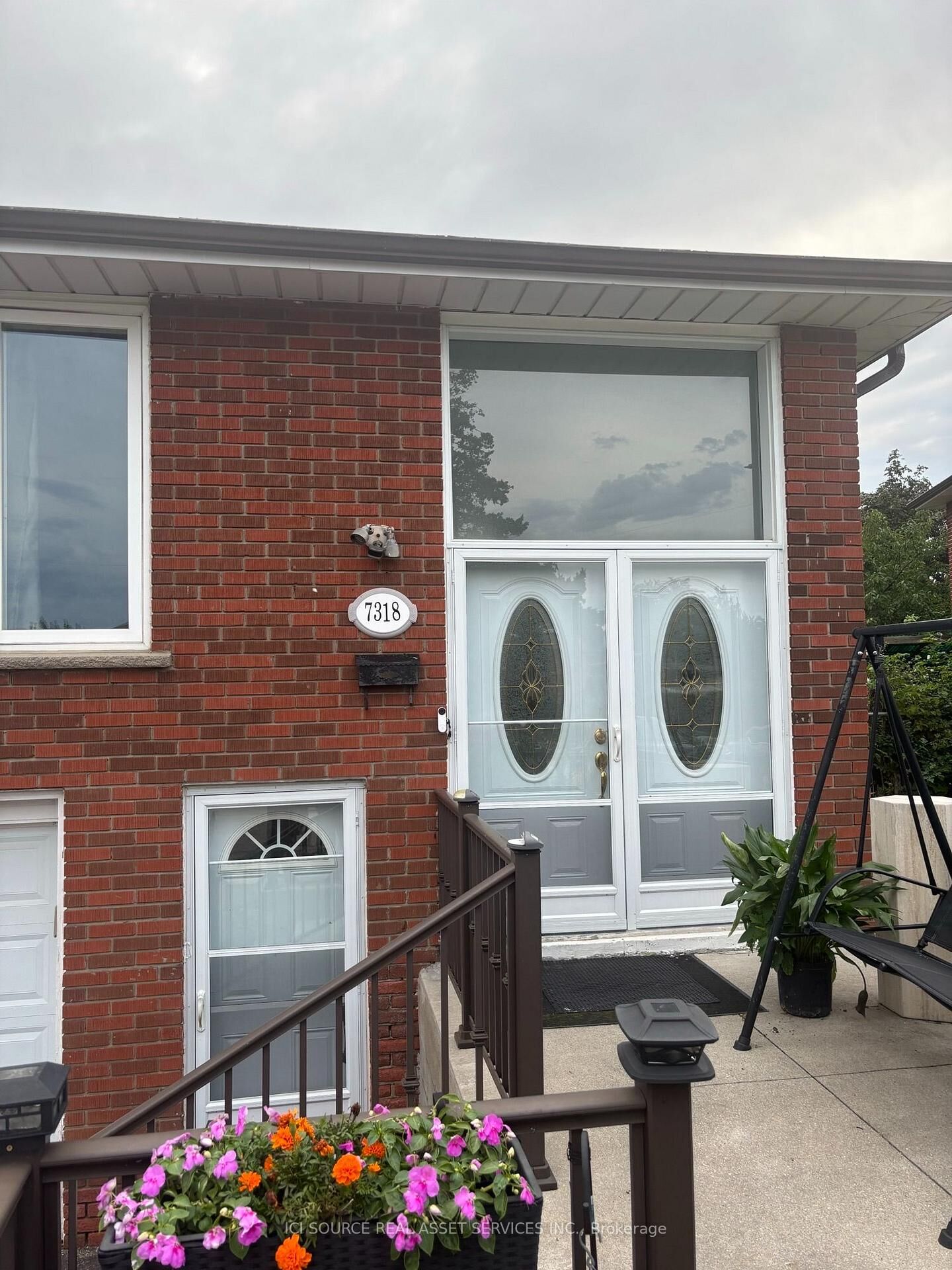 Property Photo:  7318 Shallford Road Main Floor  ON L4T 2P7 