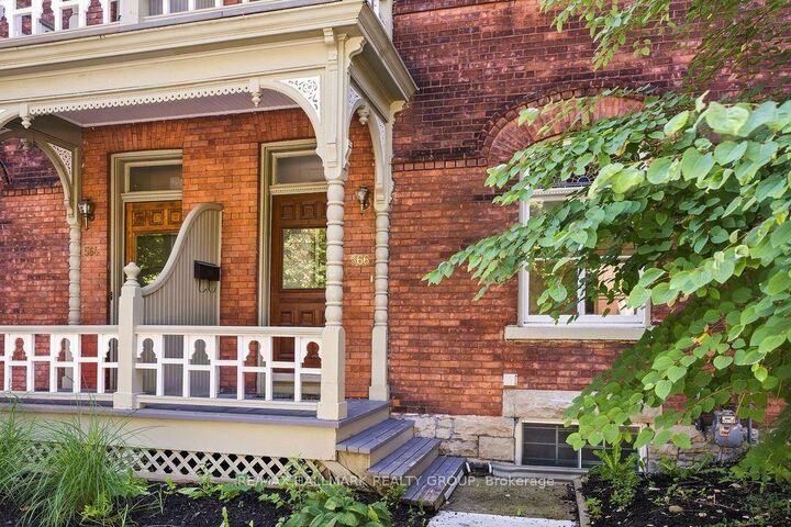 Property Photo:  566 Maclaren Street  ON K1R 5K7 